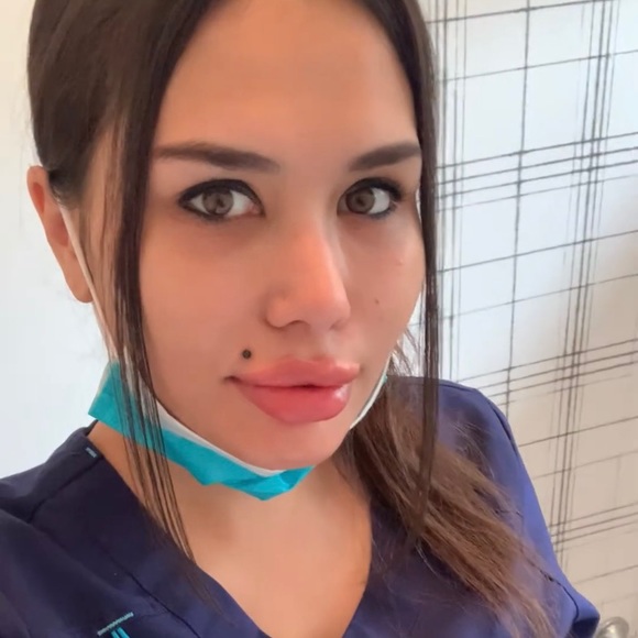 Meet your Posher, Jes - Picture 2 of 2